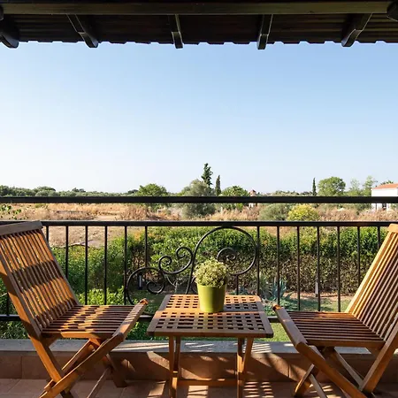 Villa Naga Villa, Áfitos